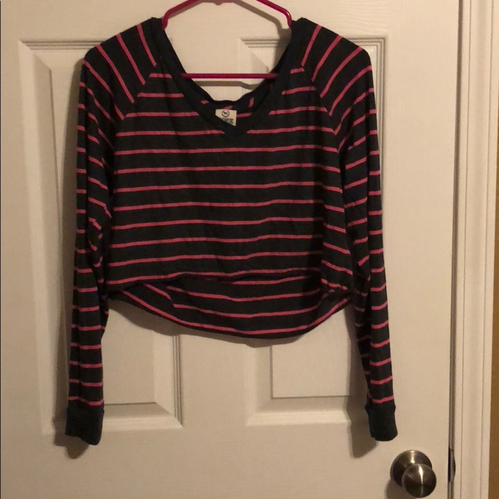 Long sleeve crop shirt